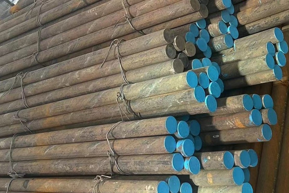 Broyage de barres d'acier minières