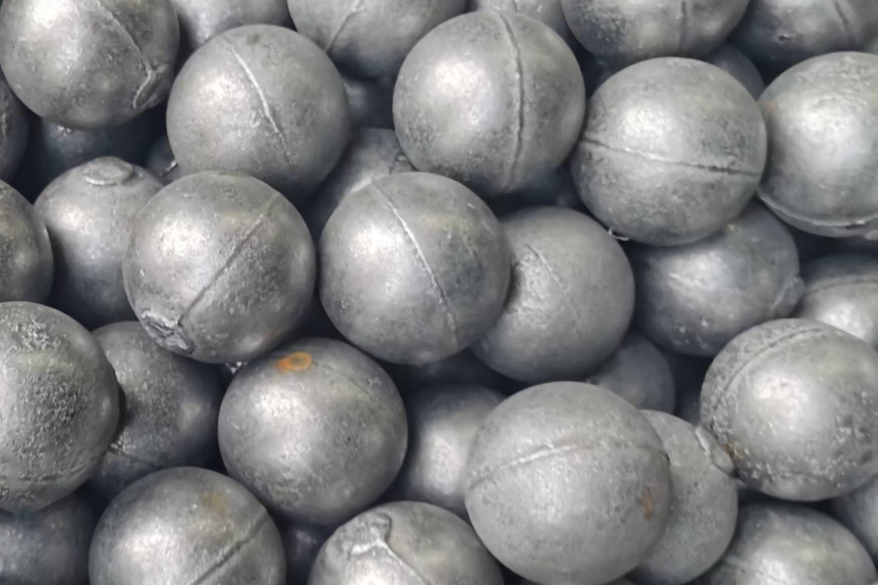 Boule de broyage en fonte à haute et très haute teneur en chrome